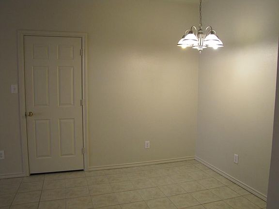 3rd image of 112 Honey Bee Dr