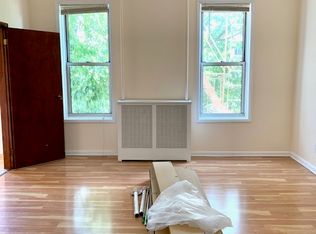 31-48 41st St #2F, Astoria, NY 11103