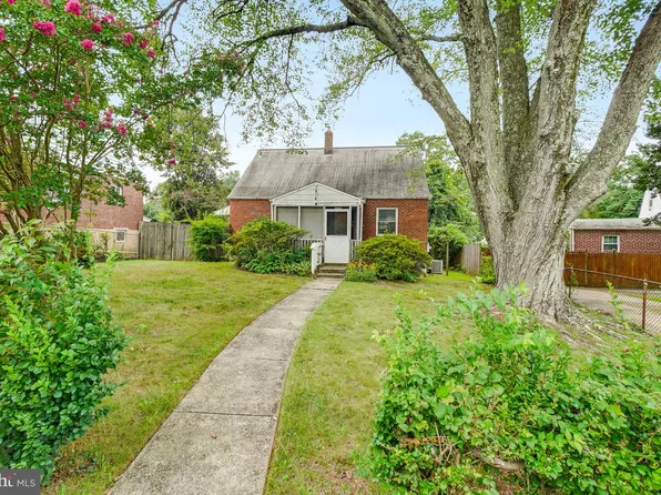 2926 Irvington Rd, Falls Church, VA 22042