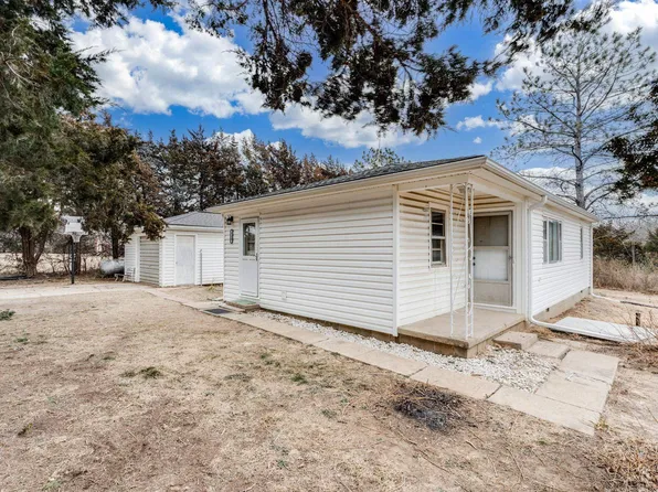 726 S Prairie Dr, Andover, KS 67002