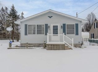430 N 2nd St, Freeland, MI 48623