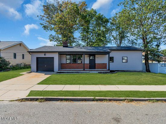 1905 Ravenwood Drive, Toms River, NJ 08753