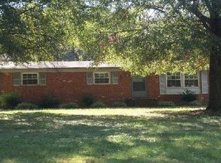 711 W Academy St, Madison, NC 27025