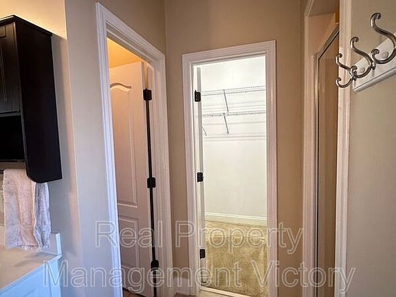 5th image of 400 Stonecreek Dr