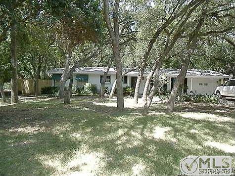 1st image of 204 Wisteria Dr