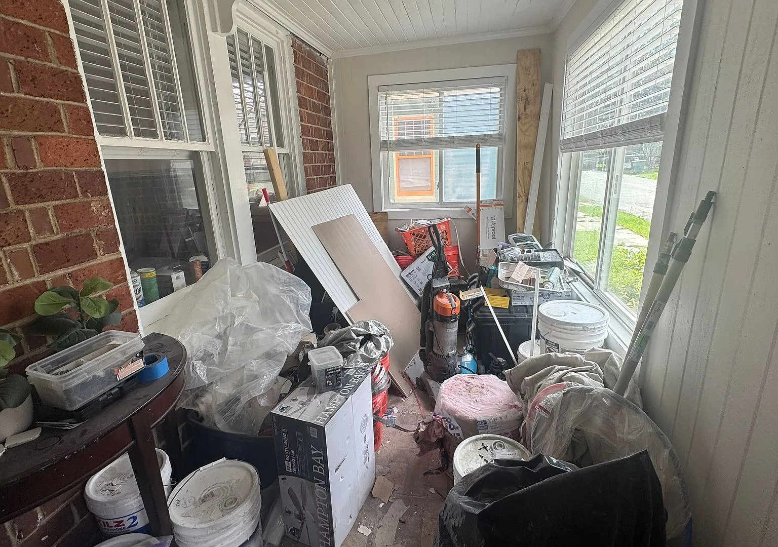 Single Family Home - Three Bedroom Under Renovation — Photo 2