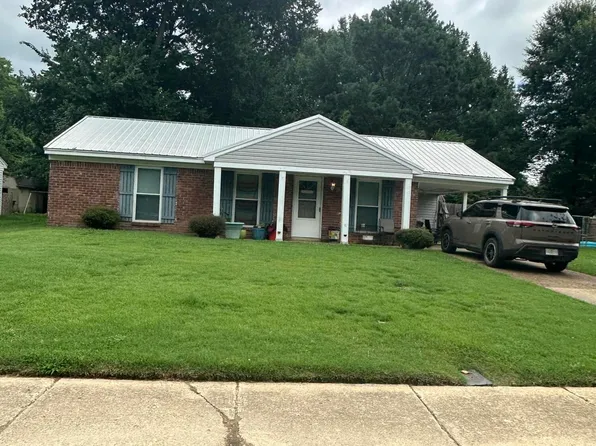 2770 Meadowbrook Dr, Horn Lake, MS 38637