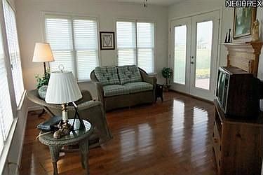 5th image of 127 Stonehaven Dr