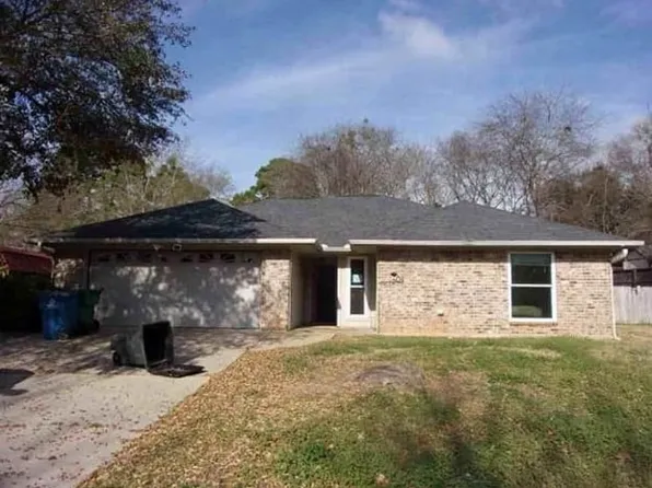 404 W Briar Ct, Overton, TX 75684