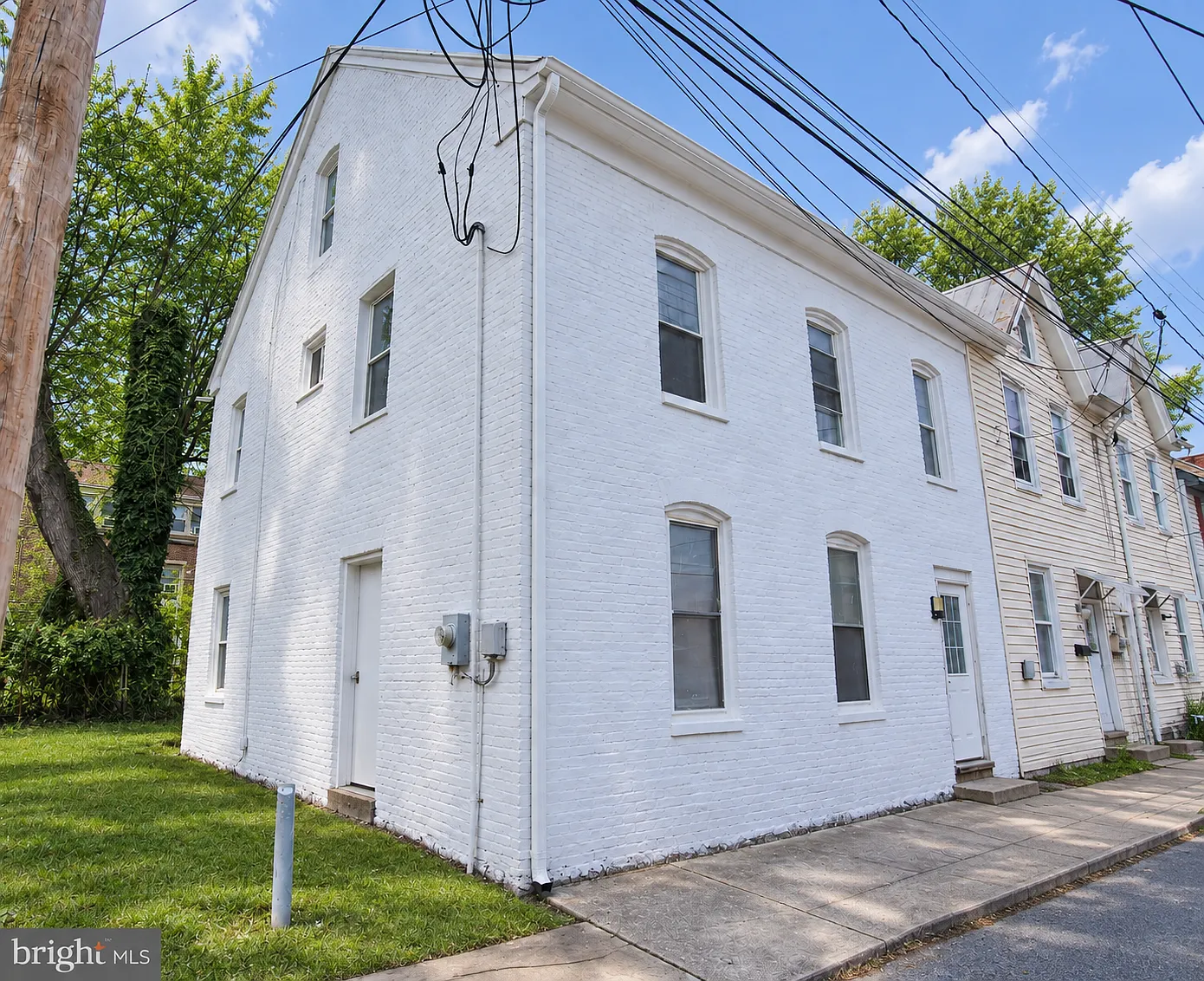 3 bed, 1600 sqft, $1,750 — Photo 1