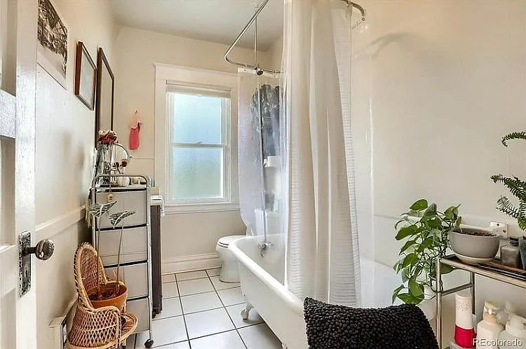 21 E 3rd Ave #A — Photo 3