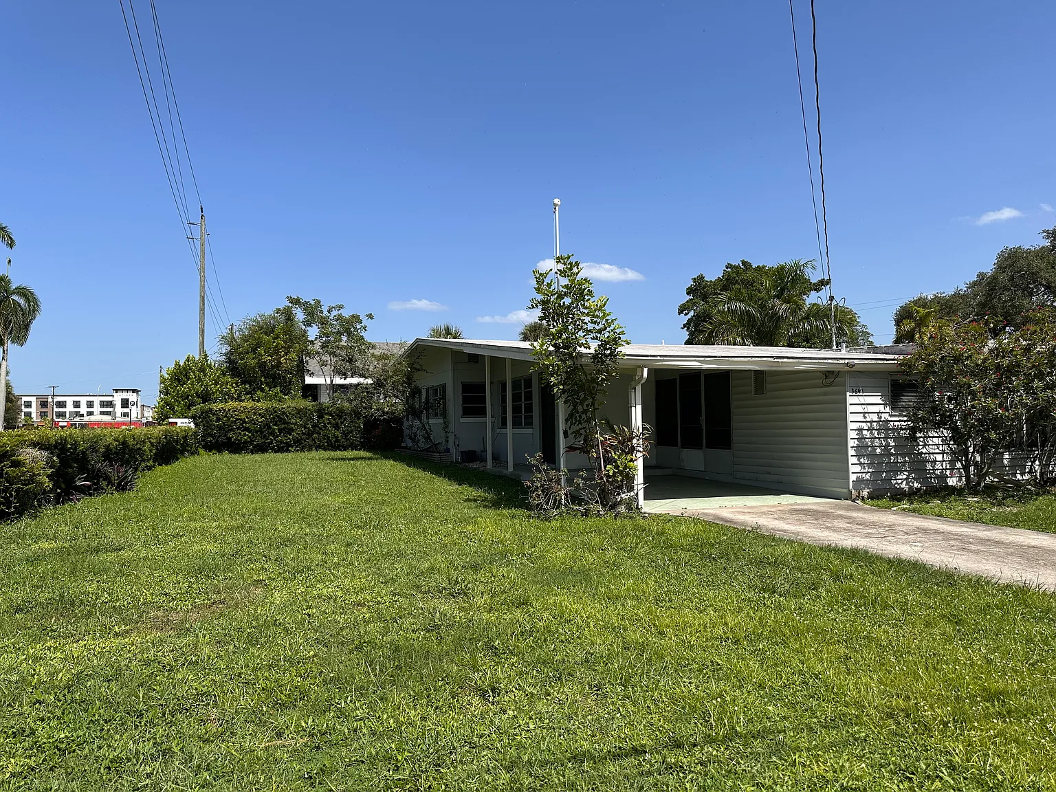 3 bed, 1056 sqft, $1,750 — Photo 3