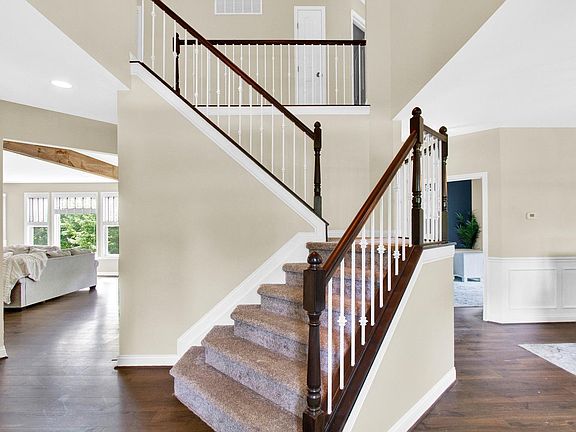 5th image of 1167 Westchester Way