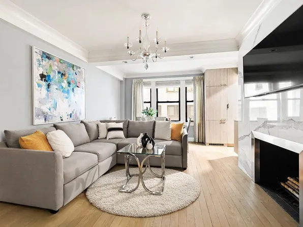 220 E 73rd St APT 1A, New York, NY 10021