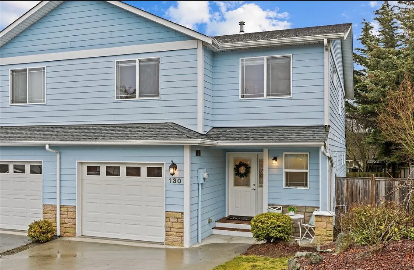 3 bed, 2.5 bath, 1715 sqft, $2,600 — Photo 3