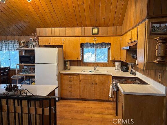 4th image of 719 Ridge Way