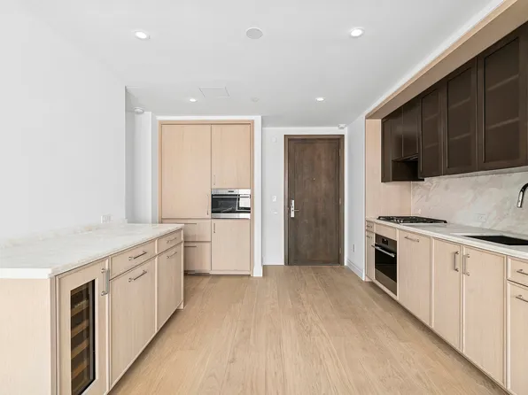 720 West End Avenue image 1 of 15