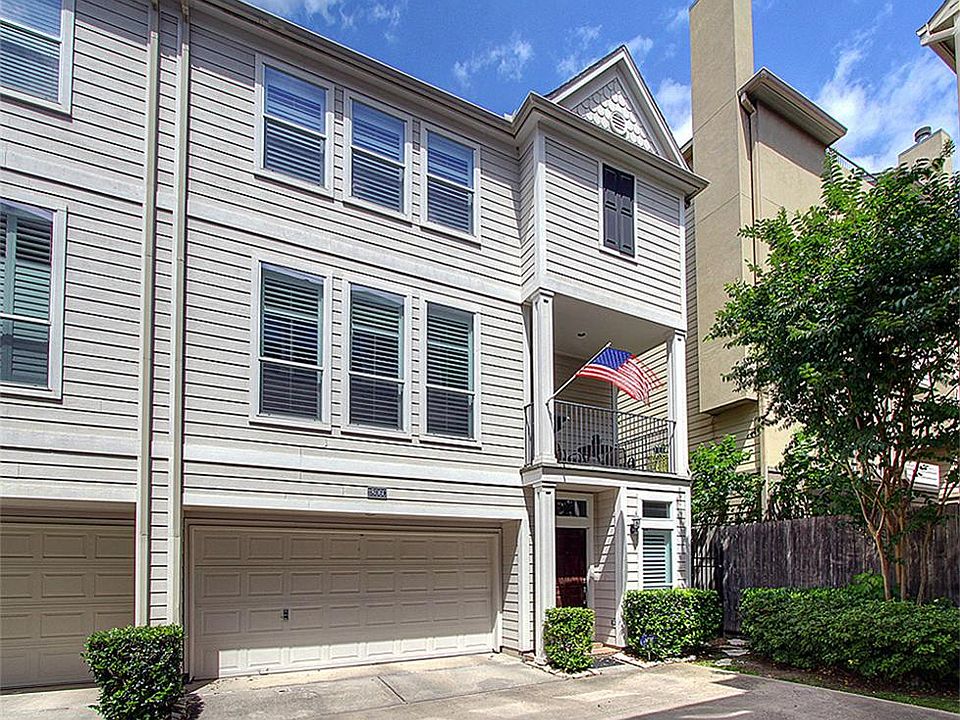 1806C West Webster Street is located at the end of a six-home enclave.