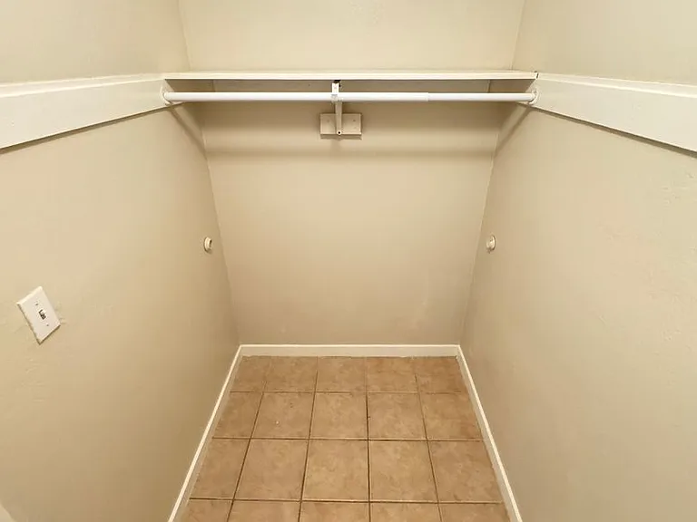 1142 Green Street 1 Sharp Pl — Photo 24