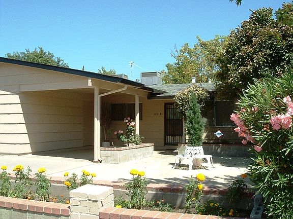2nd image of 1051 Duchow Way