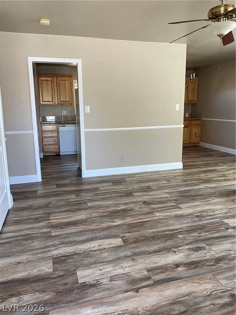 3 bed, 2.0 bath, 1104 sqft, $1,688 — Photo 2