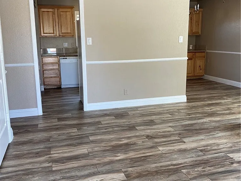 3430 Eldon St — Photo 2