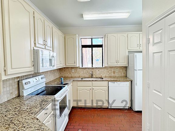 5th image of 4141 Hyer St APT D