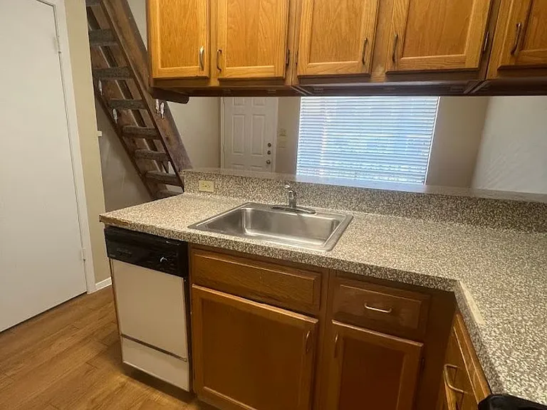 2210 Pearl St #302 — Photo 10