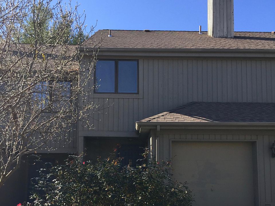 DICKINSON MANOR TOWNHOUSE