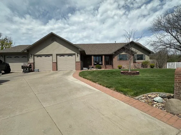 2619 Tanglewood St, Great Bend, KS 67530