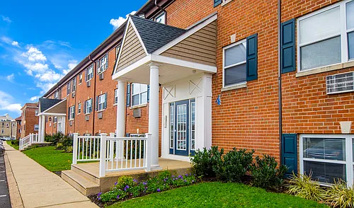 Ashley Court Apartments Photo 1