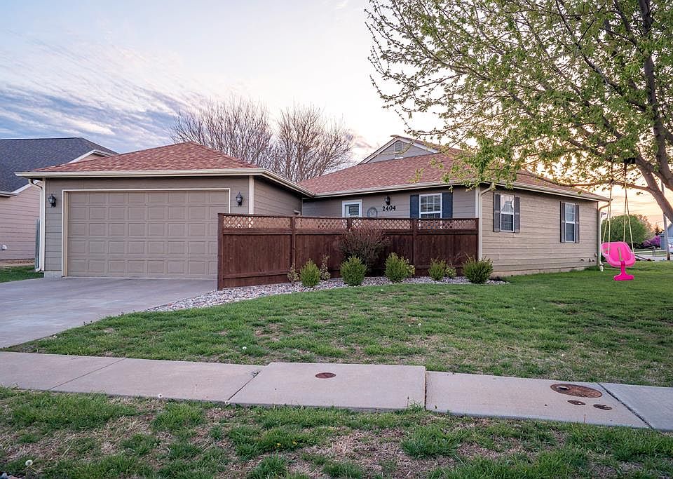 1st image of 2404 Blakemoore Dr