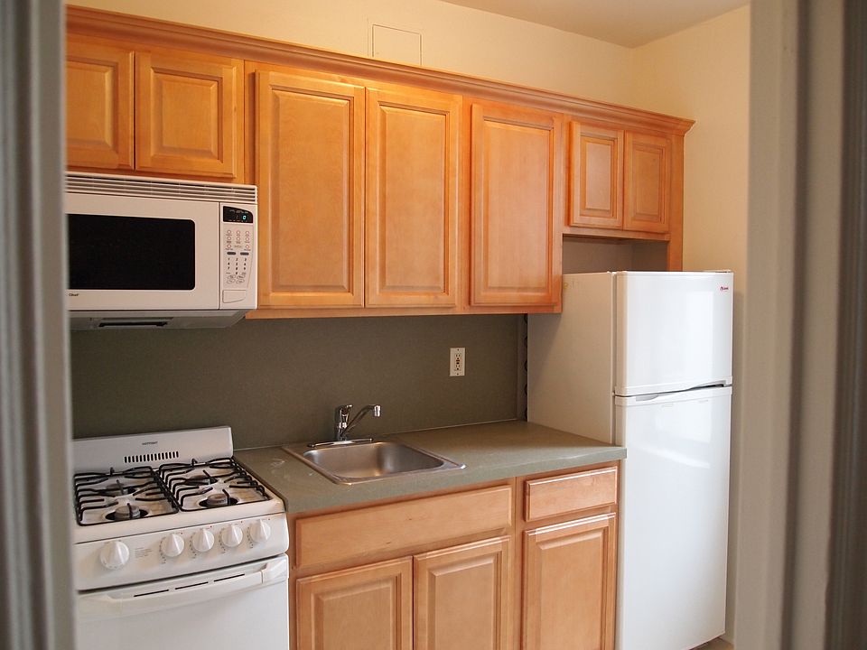 1st image of 245 Seaman Ave APT 6C
