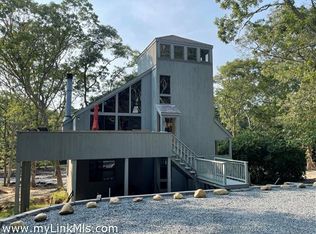 84 Quinsigamond Ave, Tisbury, MA 02568