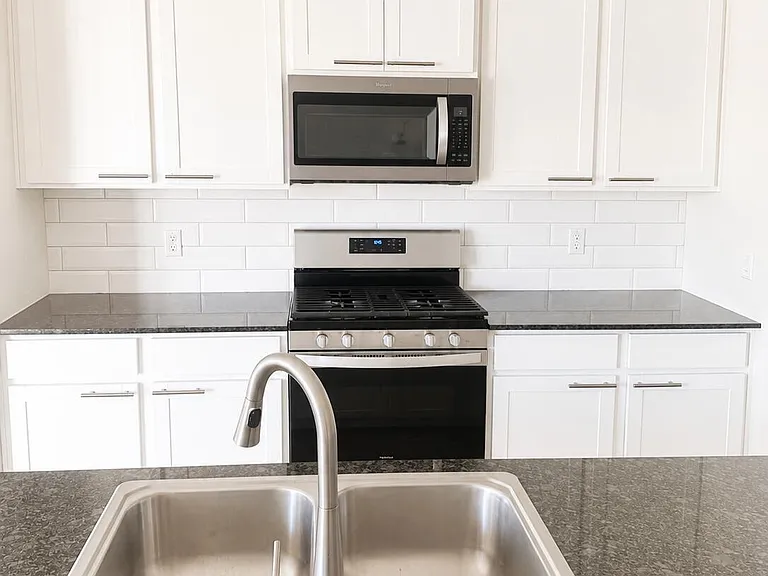 40492 W Jenna Ln — Photo 9