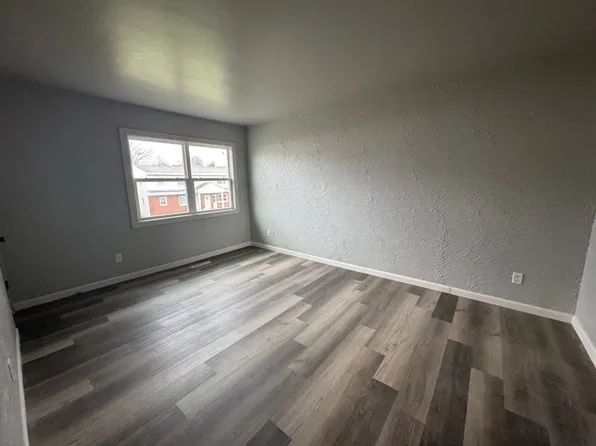 Palmer Drive 226, 226 Palmer Dr #B, Waterloo, IA 50702