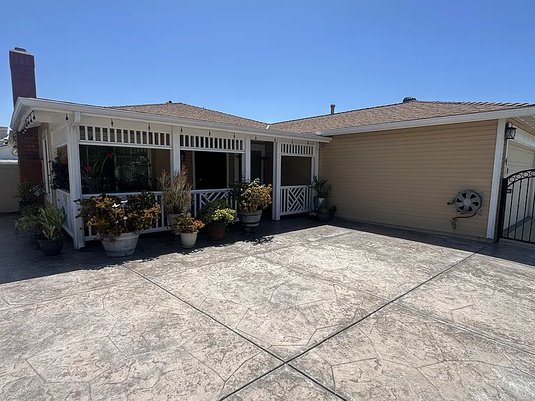 1903 Paradise Hills Rd — Photo 2