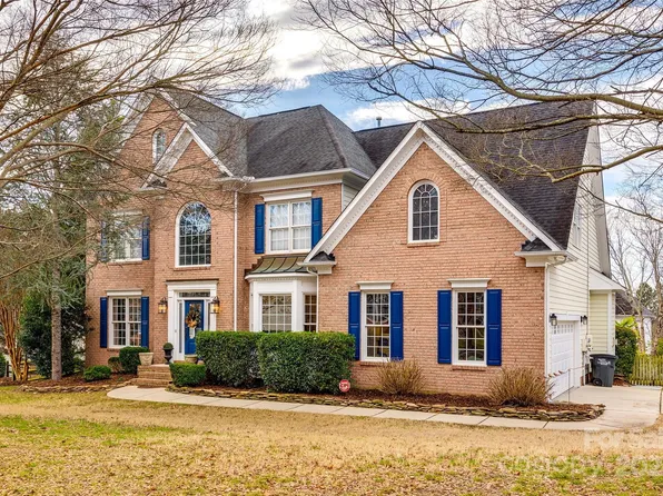 3086 River Bend Dr, Tega Cay, SC 29708