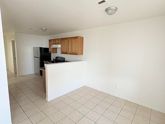 4th image of 2524 Porter Ave Unit B