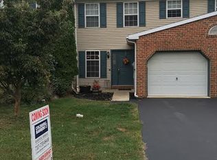 402 Crosswinds Dr, Lititz, PA 17543