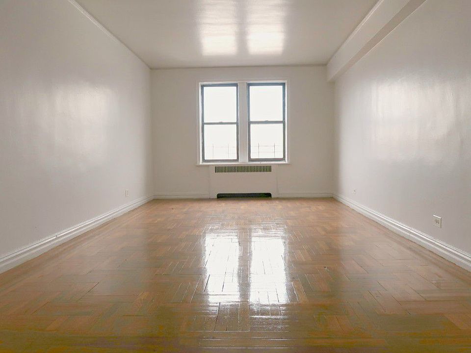 2nd image of 1130 Evergreen Ave APT 5K
