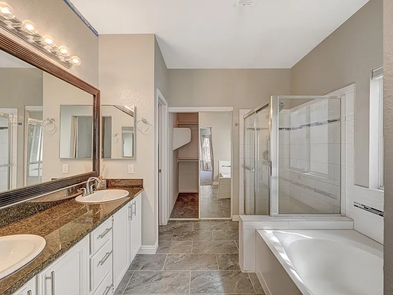 9421 Valley Hills Ave — Photo 32