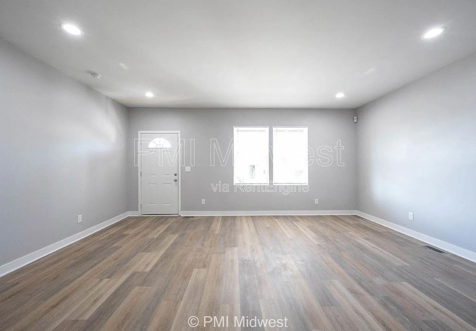 3 bed, 2.0 bath, 1250 sqft, $1,549 — Photo 2