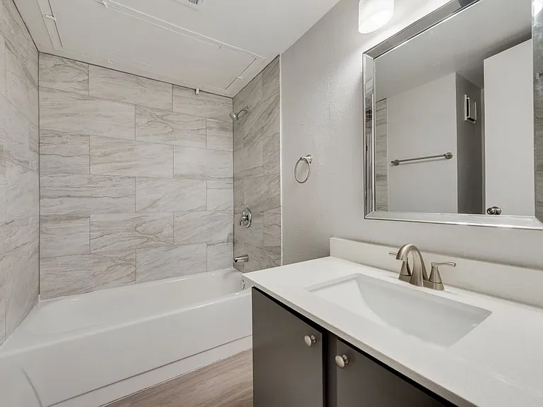 1200 Pecan Square Dr #8 — Photo 7