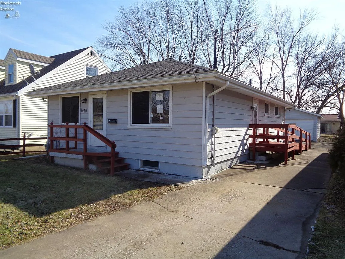 1430 E Parish St photo 1
