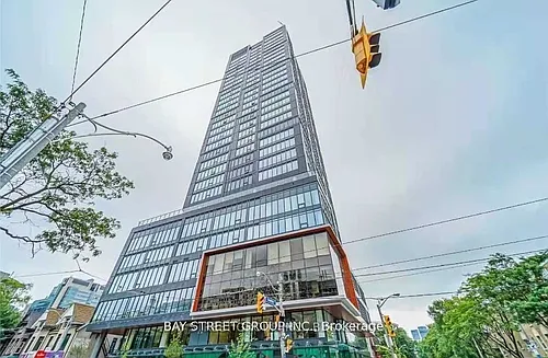 203 College St Photo 1