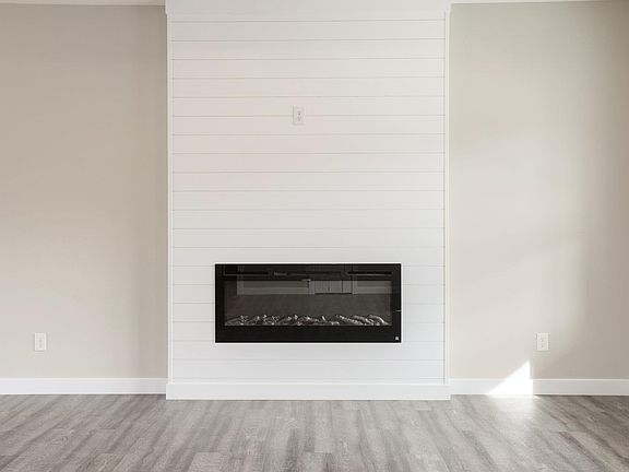 3rd image of 58283 Crossview Ln