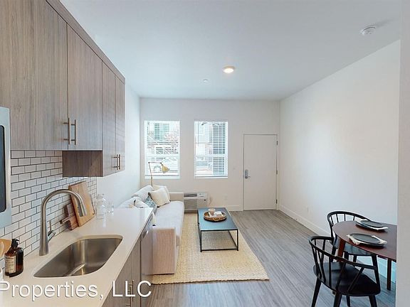 5th image of 5377 SE 18th Ave #204