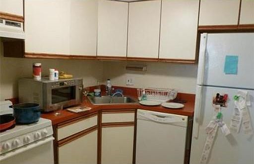2nd image of 242 Marlborough St APT 1A