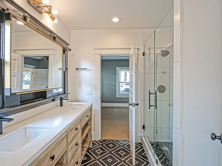 827 N Lucia Ave — Photo 13